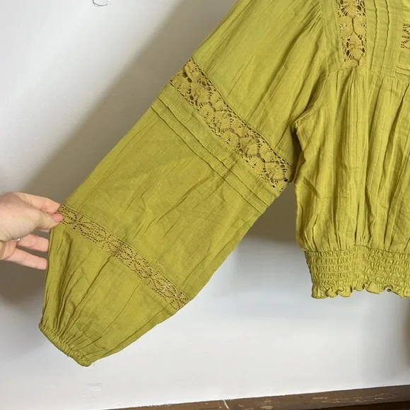 NWT AEO Green Puff Sleeve Top- XS - Picture 3 of 7